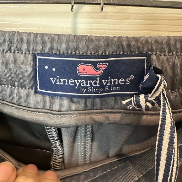 NEW Vineyard Vines Boys M Reinforced Knee Performance Joggers SAMPLE Gray - Picture 4 of 7